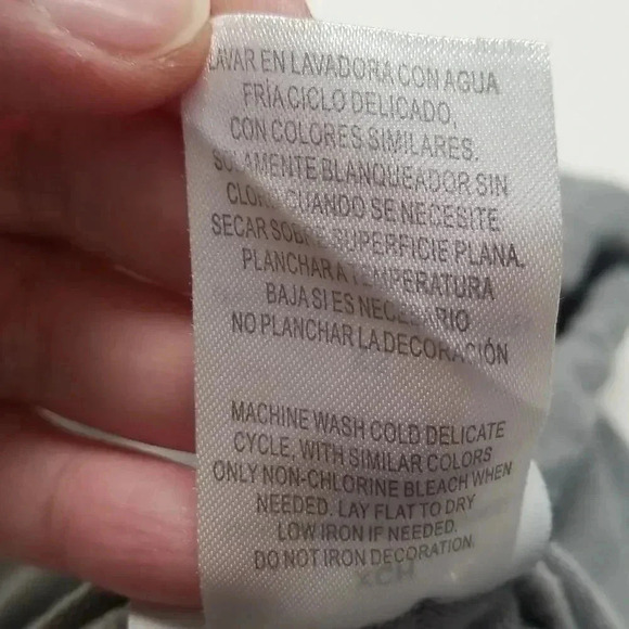 {Disney Parks} Currently Craving Snacks Print Grey Sleevesless Hooded Sweater - Picture 10 of 10